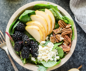 POWER GREEN SALAD WITH PEAR AND BLACKBERRIES